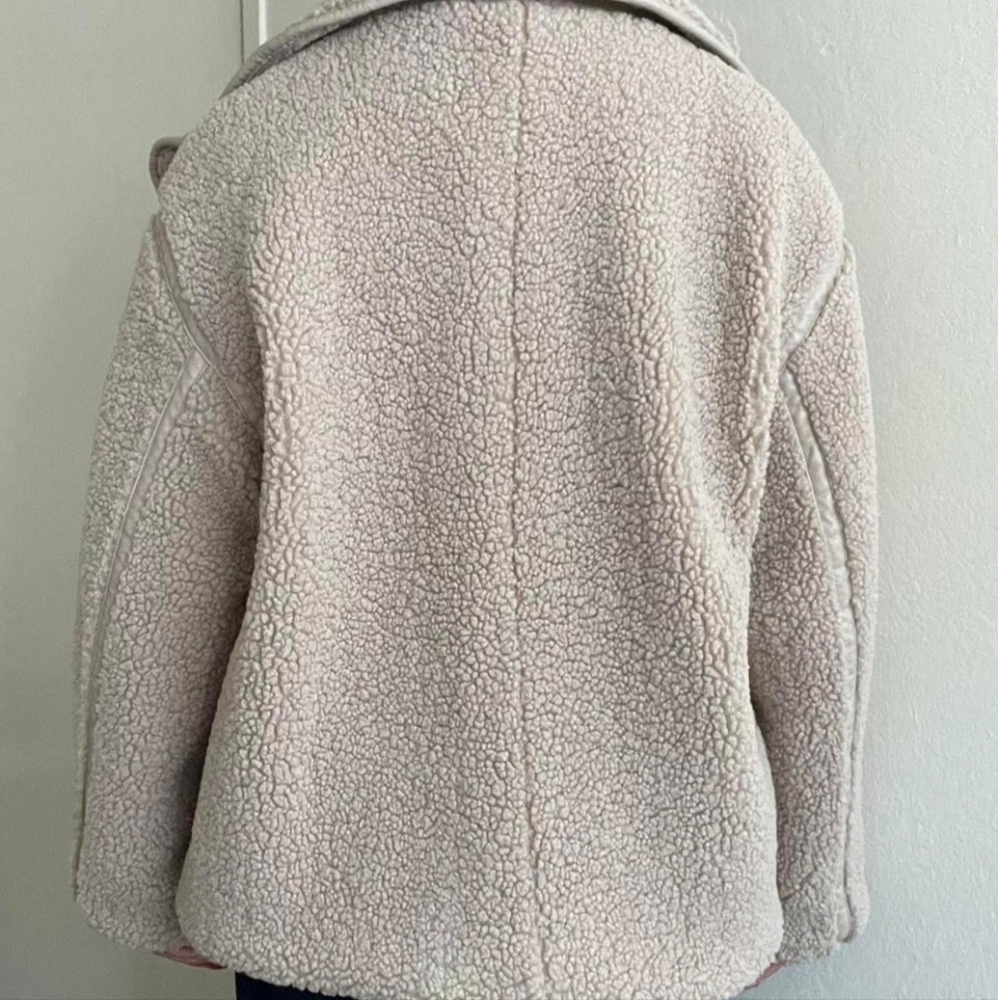 H&M Women's Cream Sherpa Jacket NWOT - Picture 2 of 7